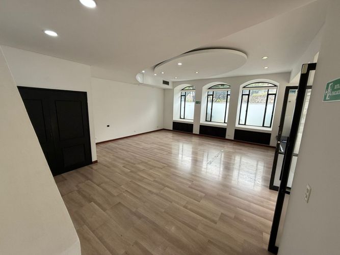 Local en arriendo en El Peñon, Cali, 213 m² · foto 2 de 11