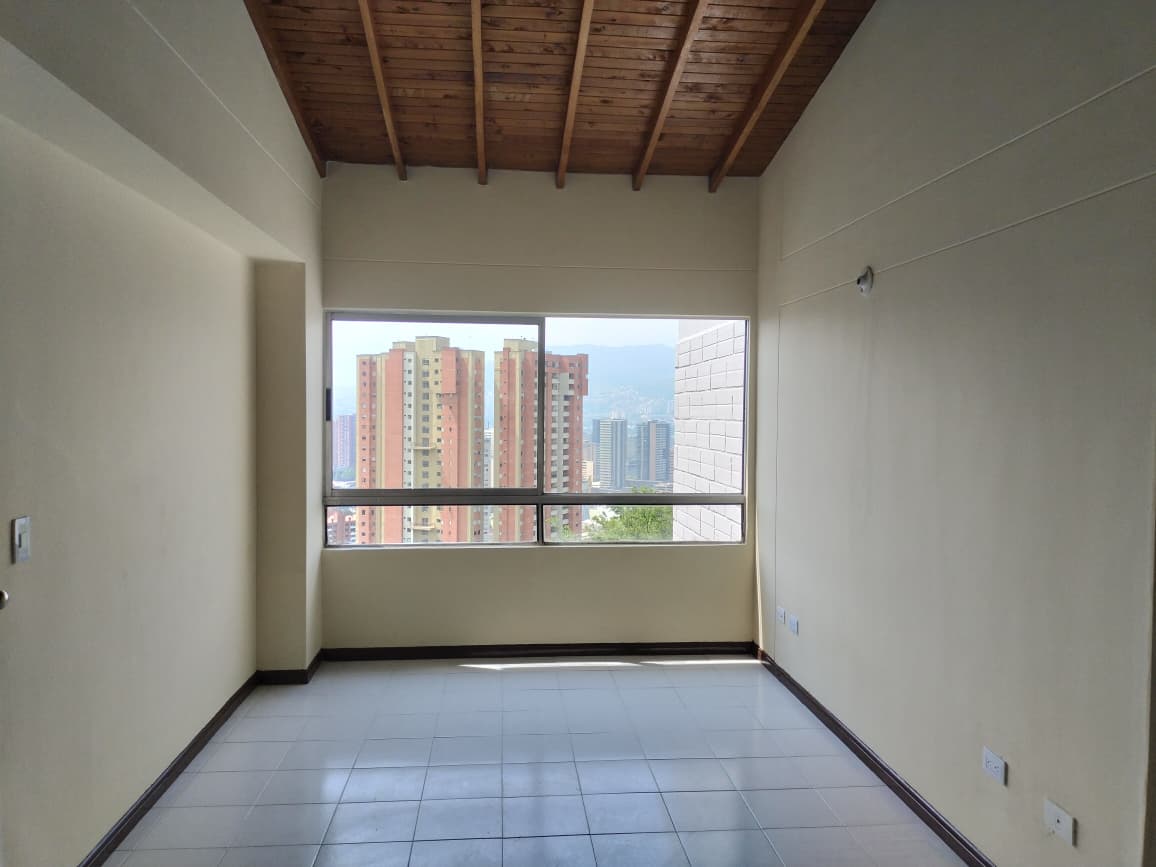Apartamento en arriendo en El Poblado, Medellín · foto 2 de 20