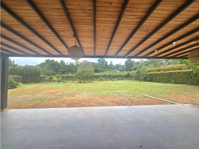 Casa de 3 alcobas en venta en La Clara, Guarne, 350 m² · foto 2 de 24