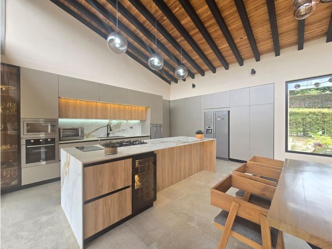 Casa de 3 alcobas en venta en La Clara, Guarne, 350 m² · foto 6 de 24