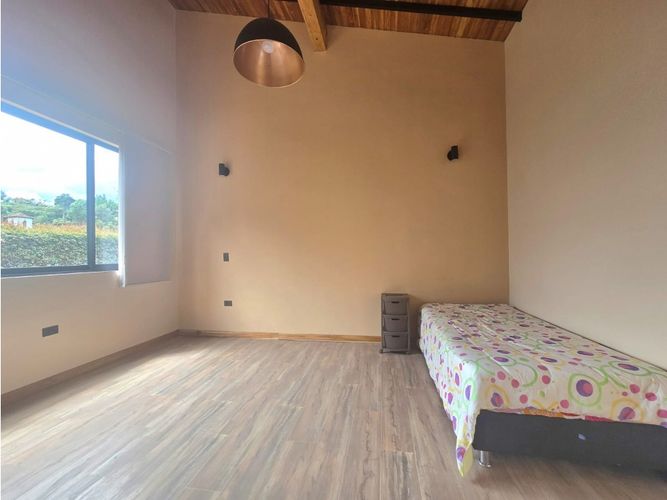 Casa de 3 alcobas en venta en La Clara, Guarne, 350 m² · foto 15 de 24