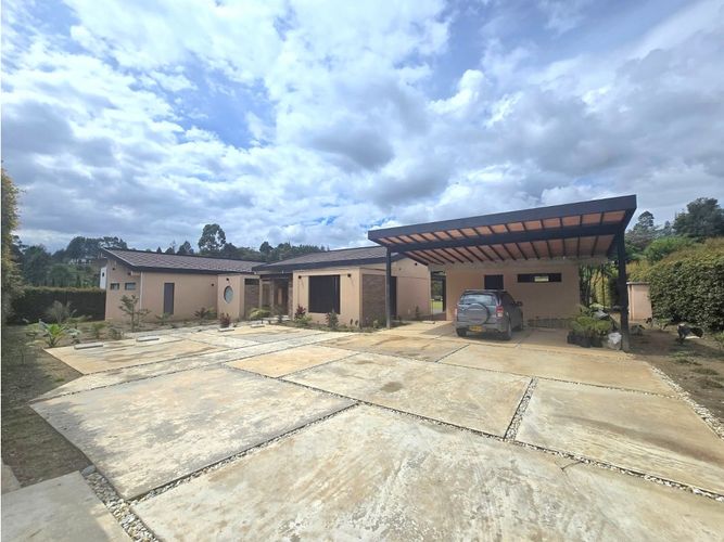Casa de 3 alcobas en venta en La Clara, Guarne, 350 m² · foto 20 de 24