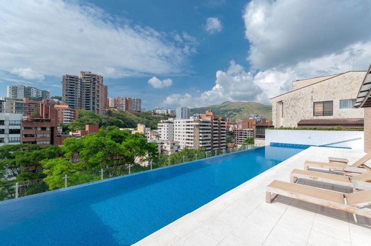 Apartamento de 3 alcobas en venta en Santa Teresita, Cali, 250 m² · foto 17 de 19
