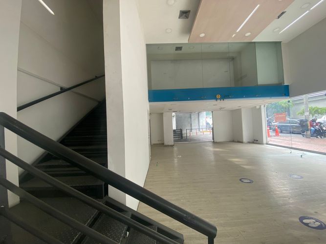 Local en arriendo en Villa Carlota, Medellín, 120 m² · foto 2 de 5