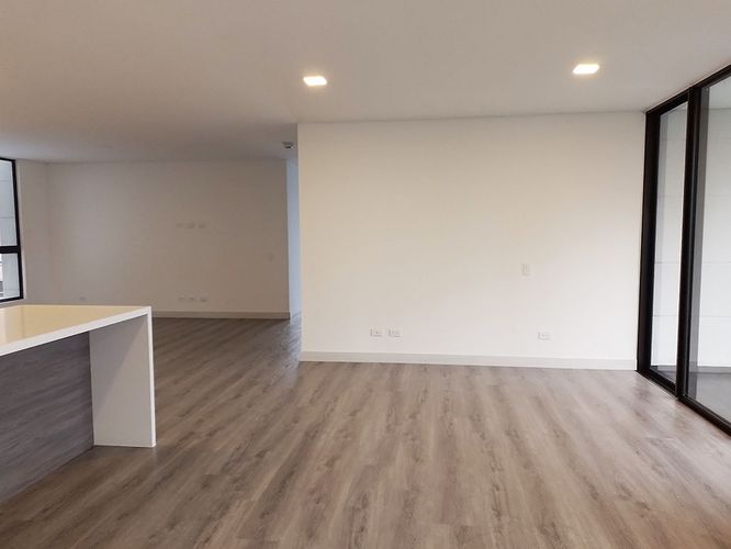 Apartamento de 3 alcobas en arriendo en Los Naranjos, Medellín, 156 m² · foto 6 de 19