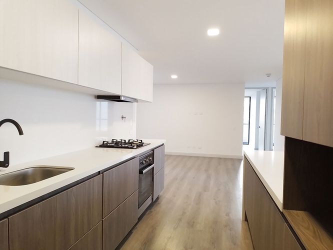 Apartamento de 3 alcobas en arriendo en Los Naranjos, Medellín, 156 m² · foto 3 de 19