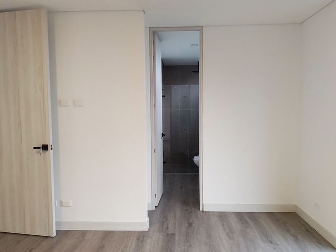 Apartamento de 3 alcobas en arriendo en Los Naranjos, Medellín, 156 m² · foto 10 de 19