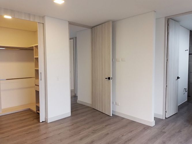 Apartamento de 3 alcobas en arriendo en Los Naranjos, Medellín, 156 m² · foto 8 de 19