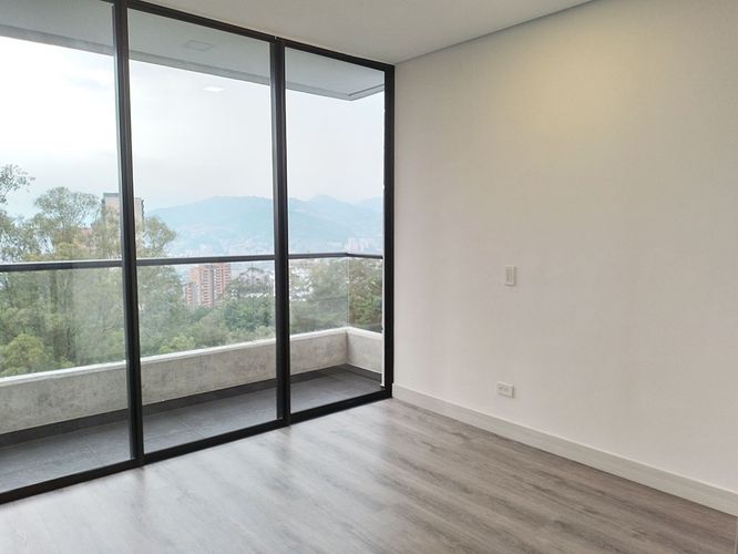 Apartamento de 3 alcobas en arriendo en Los Naranjos, Medellín, 156 m² · foto 12 de 19