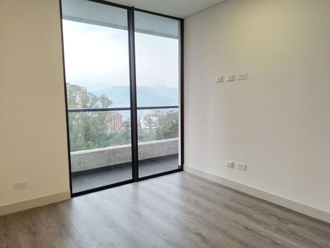 Apartamento de 3 alcobas en arriendo en Los Naranjos, Medellín, 156 m² · foto 16 de 19