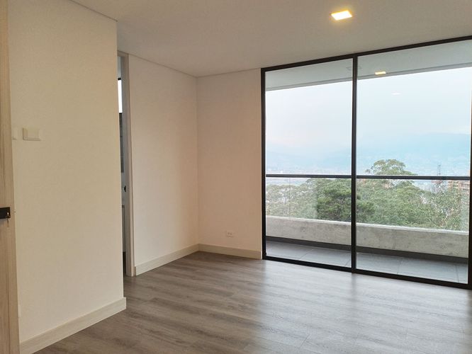 Apartamento de 3 alcobas en arriendo en Los Naranjos, Medellín, 156 m² · foto 9 de 19