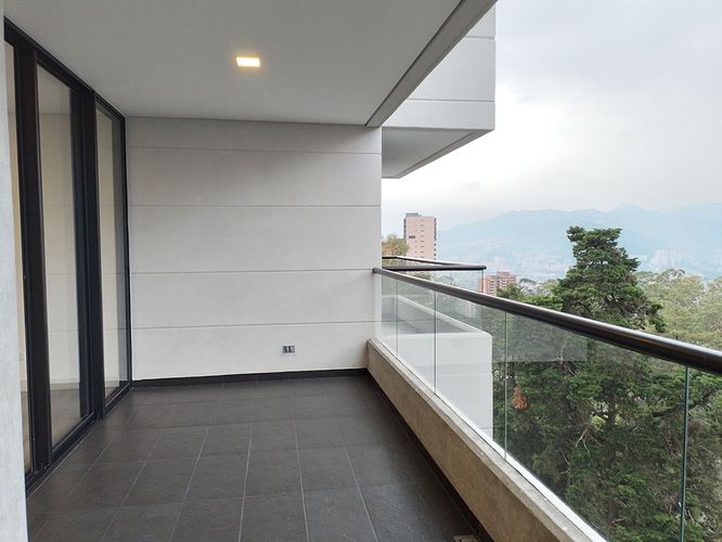 Apartamento de 3 alcobas en arriendo en Los Naranjos, Medellín, 156 m² · foto 19 de 19