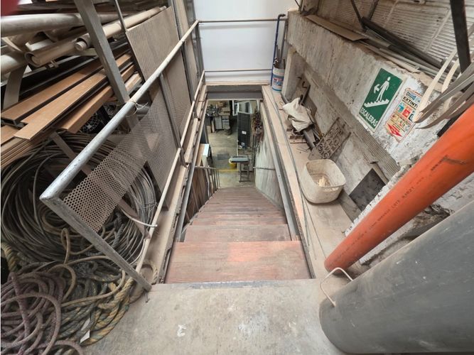 Bodega en venta en La America, Medellín, 400 m² · foto 7 de 12