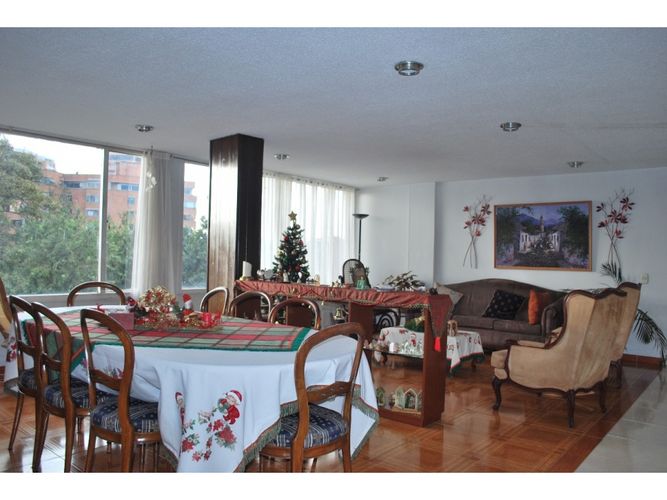 Apartamento de 3 alcobas en venta en Acevedo Tejada, Bogotá, 152 m² · foto 2 de 10