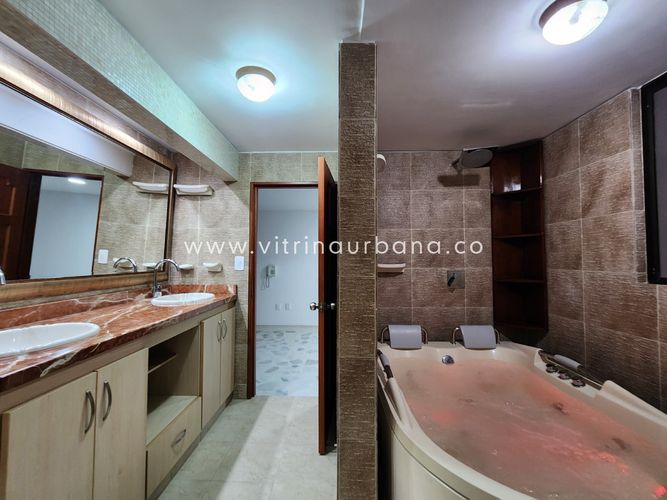 Apartamento de 4 alcobas en venta en Cabecera Del Llano, Bucaramanga, 213 m² · foto 17 de 21