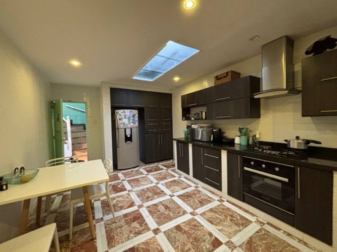 Casa en venta en Santa Barbara Alta, Bogotá · foto 8 de 24