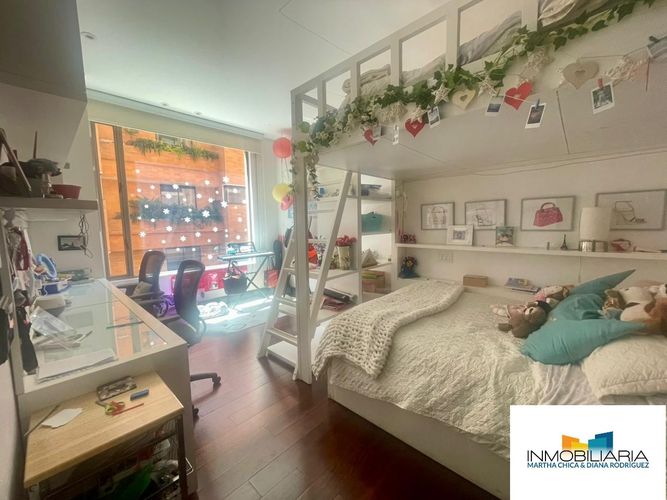 Apartamento de 3 alcobas en venta en Chico, Bogotá, 290 m² · foto 23 de 24