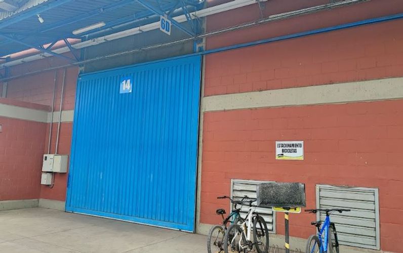 Bodega en arriendo en La Magnolia, Madrid, 688 m² · foto 3 de 6