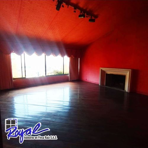 Casa de 5 alcobas en venta en El Refugio, Bogotá, 750 m² · foto 7 de 24