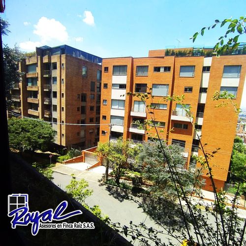 Casa de 5 alcobas en venta en El Refugio, Bogotá, 750 m² · foto 11 de 24