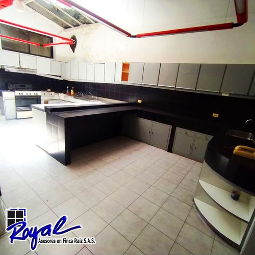 Casa de 5 alcobas en venta en El Refugio, Bogotá, 750 m² · foto 13 de 24