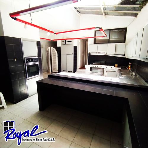 Casa de 5 alcobas en venta en El Refugio, Bogotá, 750 m² · foto 14 de 24