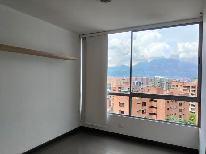 Apartamento de 3 alcobas en arriendo en Loma Del Indio, Medellín, 110 m² · foto 3 de 17