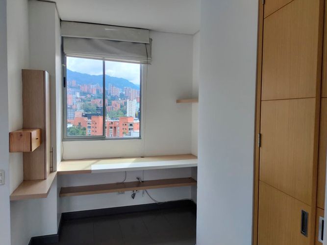 Apartamento de 3 alcobas en arriendo en Loma Del Indio, Medellín, 110 m² · foto 4 de 17