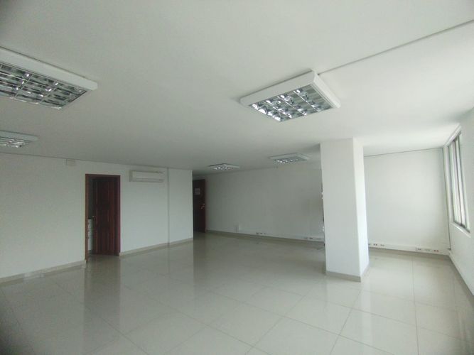 Oficina en arriendo en Cambulos, Pereira, 61 m² · foto 2 de 5