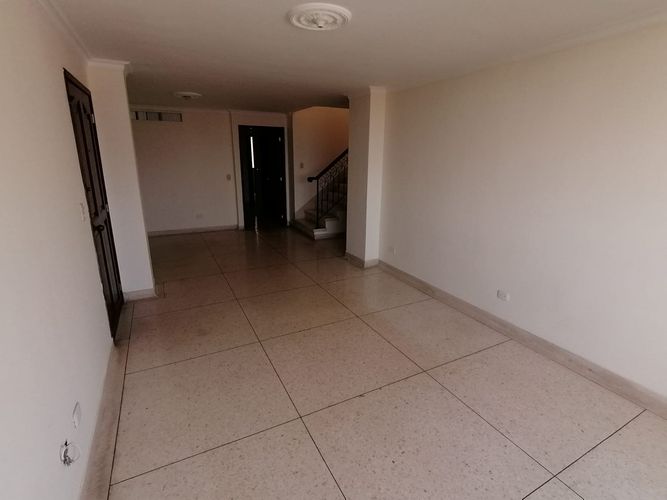 Apartamento de 4 alcobas en venta en Altos De Riomar, Barranquilla, 158 m² · foto 2 de 24