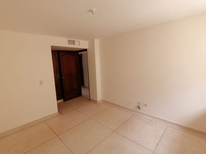 Apartamento de 4 alcobas en venta en Altos De Riomar, Barranquilla, 158 m² · foto 12 de 24