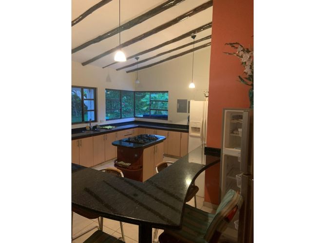 Casa de 5 alcobas en venta en Bosques De Peñalisa, Ricaurte, 280 m² · foto 13 de 19