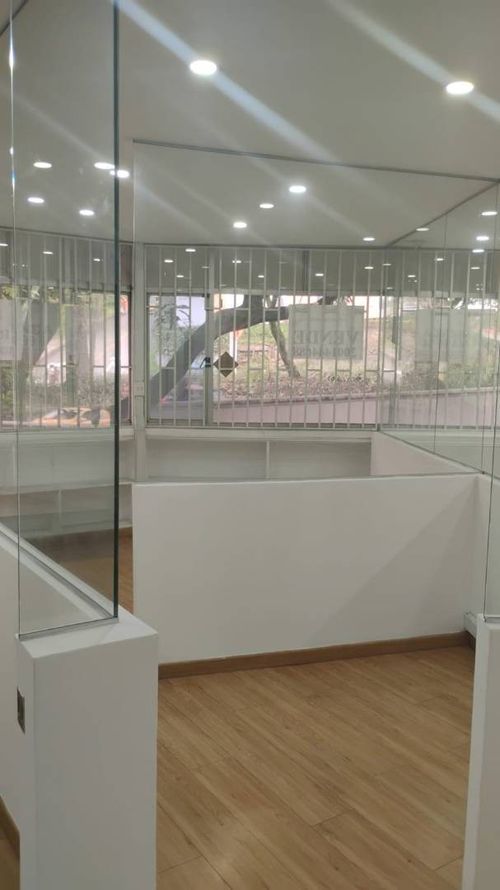 Oficina en arriendo en Manila, Medellín, 60 m² · foto 2 de 6