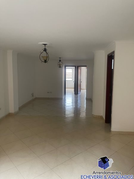 Apartamento en venta en Zona Centro, Envigado · foto 2 de 12