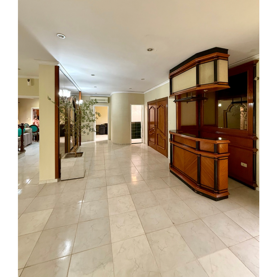 VENTA RESIDENCIA DE LUJO EN LAMBARE. Barrio Residencial. — foto 3