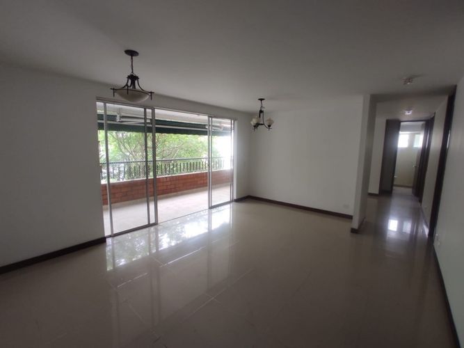 Apartamento de 3 alcobas en venta en Belisario Caicedo, Cali, 125 m² · foto 1 de 24
