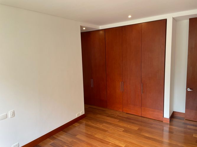 Apartamento de 3 alcobas en venta en Cerros De Suba, Bogotá, 274 m² · foto 19 de 24