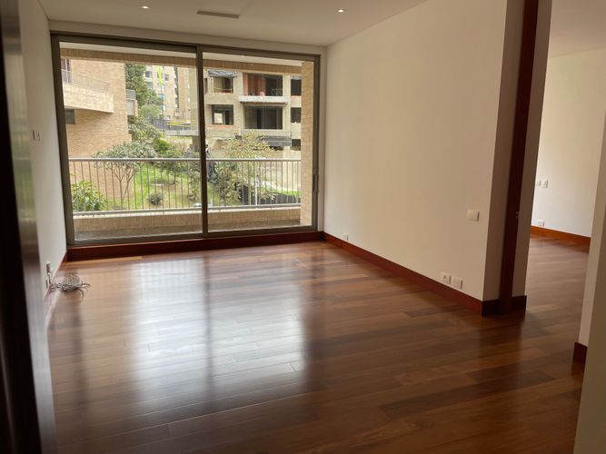 Apartamento de 3 alcobas en venta en Cerros De Suba, Bogotá, 274 m² · foto 12 de 24