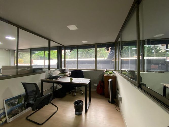 Oficina en arriendo en El Poblado, Medellín, 197 m² · foto 3 de 6