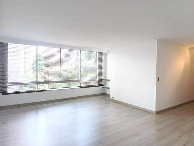 Apartamento de 3 alcobas en venta en El Poblado, Medellín, 100 m² · foto 5 de 19