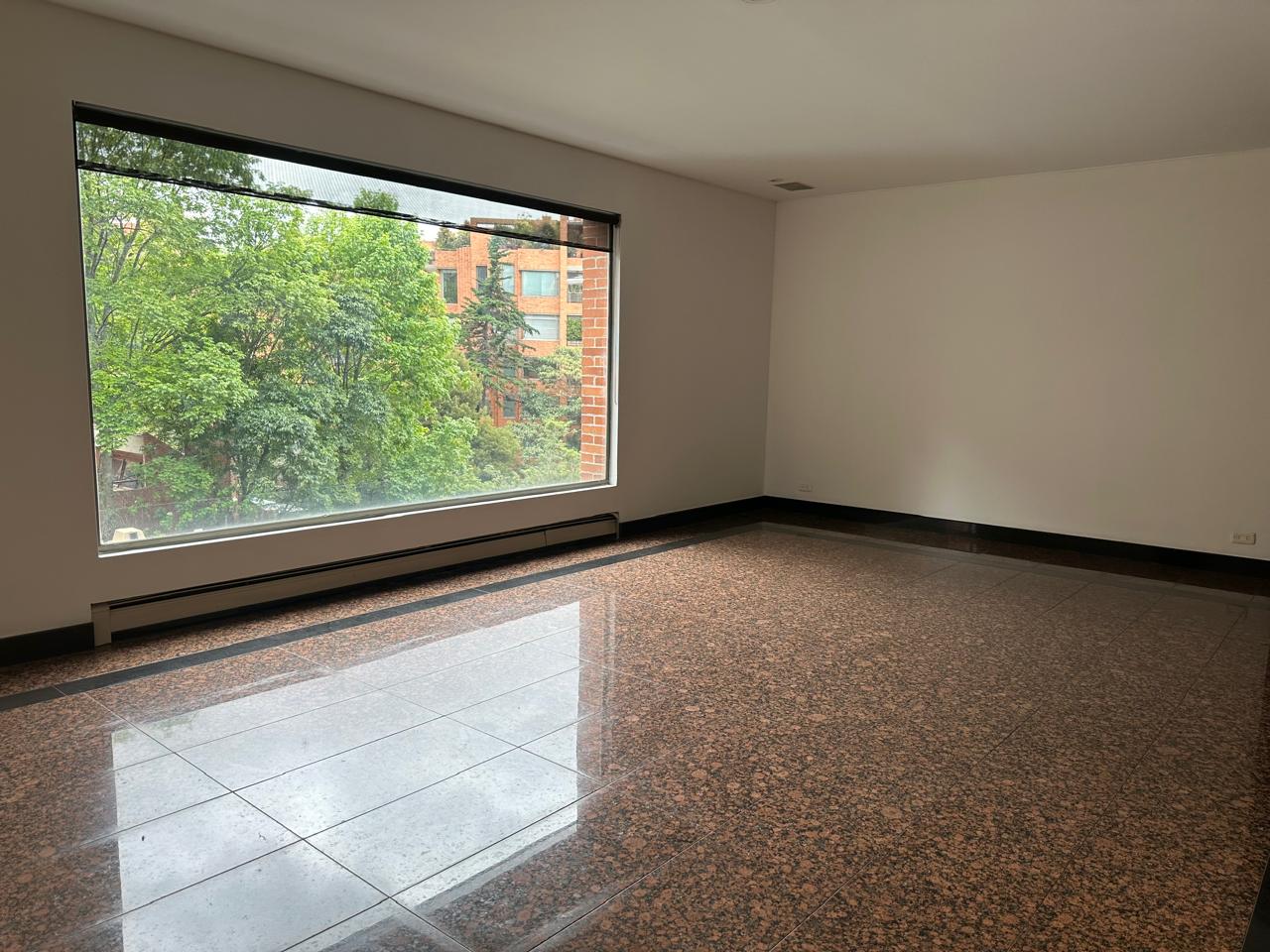 Apartamento en venta en Los Rosales, Bogotá · foto 11 de 19