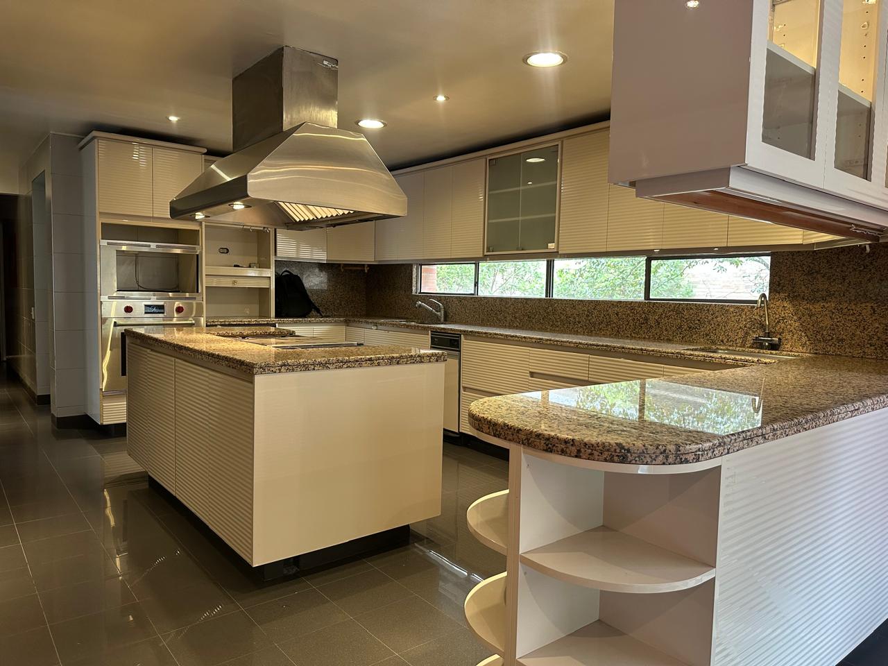 Apartamento en venta en Los Rosales, Bogotá · foto 13 de 19