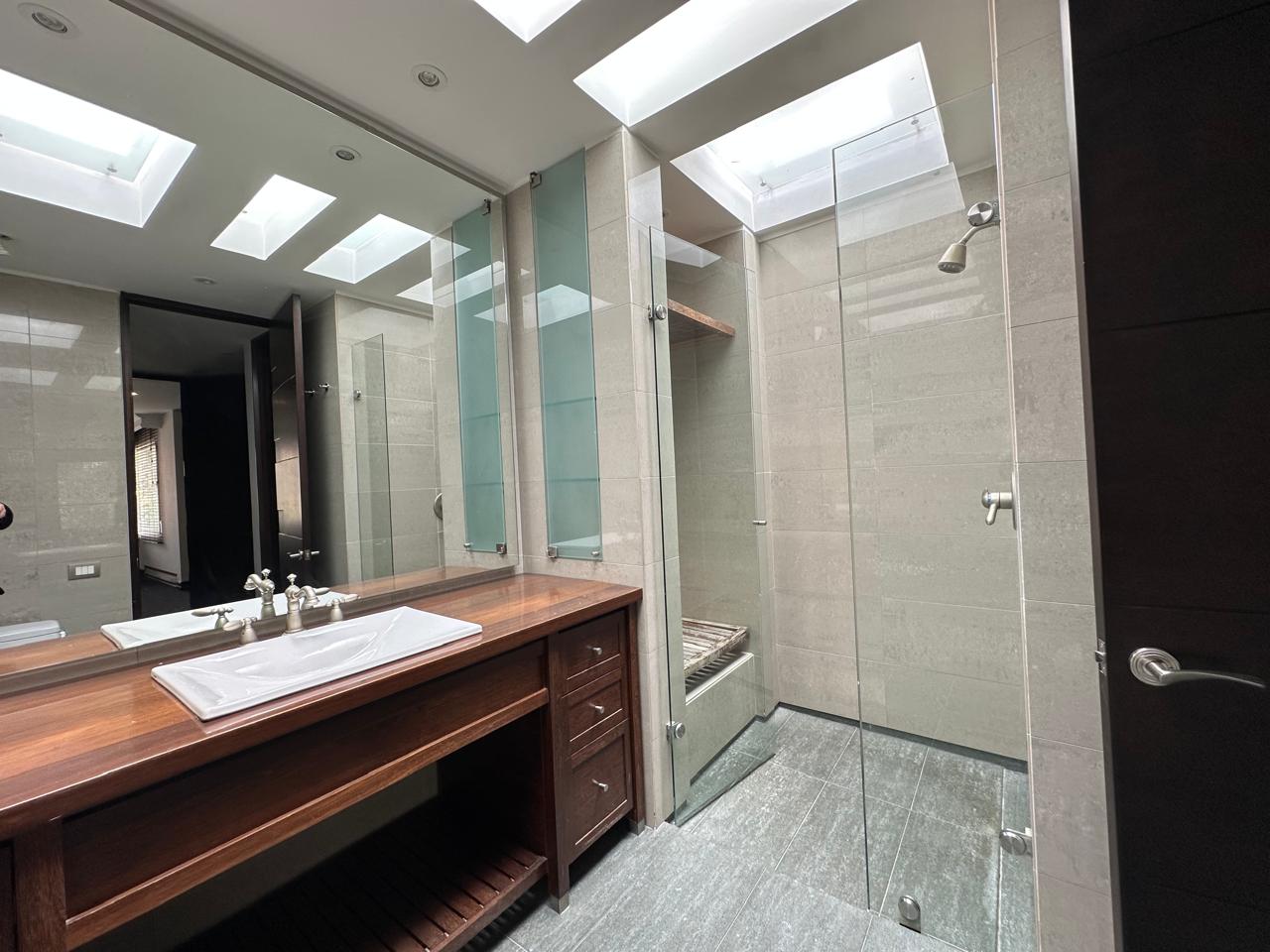 Apartamento en venta en Los Rosales, Bogotá · foto 15 de 19