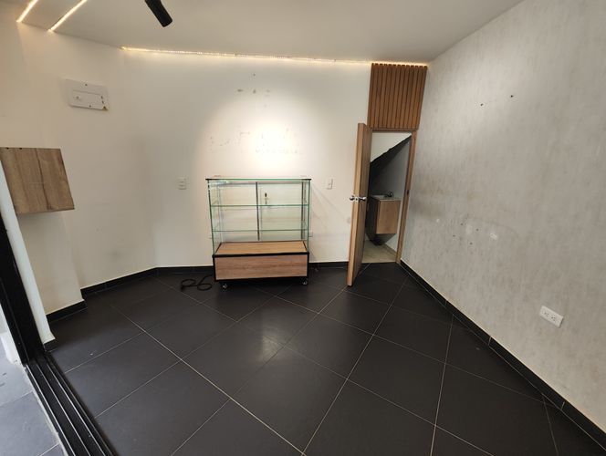 Local en arriendo en Laureles, Medellín, 14 m² · foto 5 de 13