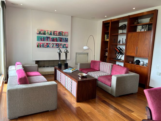 Apartamento de 3 alcobas en venta en Cerros De Suba, Bogotá, 274 m² · foto 3 de 24