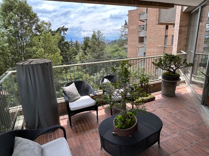 Apartamento de 3 alcobas en venta en Cerros De Suba, Bogotá, 274 m² · foto 2 de 24
