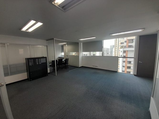 Oficina en arriendo en El Poblado, Medellín, 87 m² · foto 8 de 19