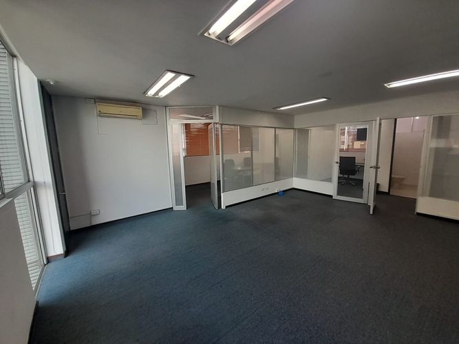 Oficina en arriendo en El Poblado, Medellín, 87 m² · foto 10 de 19