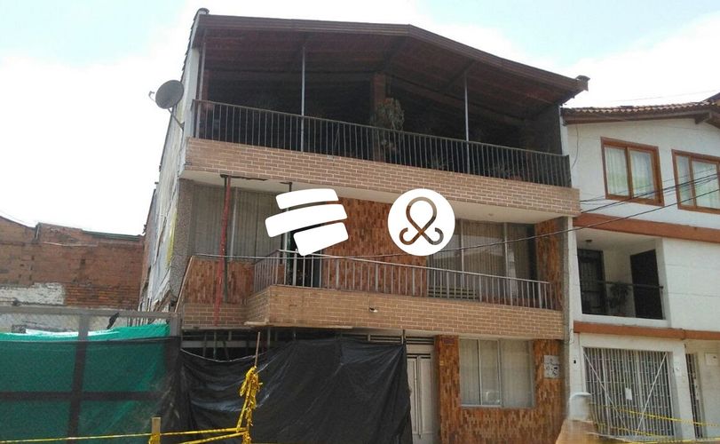 Casa de 10 alcobas en venta en Laureles, Medellín, 186 m² · foto 2 de 6