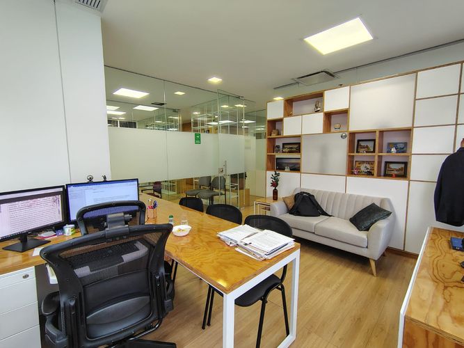 Oficina en arriendo en El Poblado, Medellín, 100 m² · foto 3 de 14